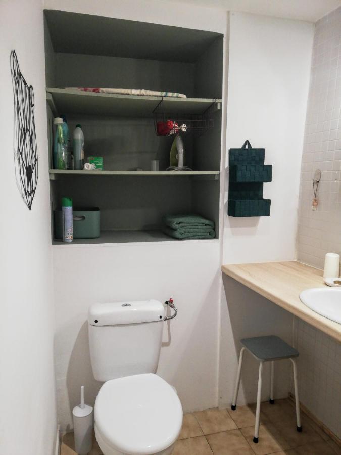 Charmant Appartement En Centre-Ville Medieval Gigean Экстерьер фото